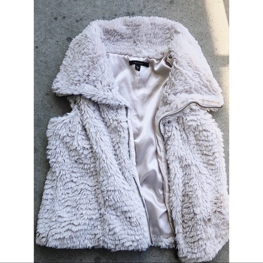 FEVER faux fur vest | medium | off white | cozy
